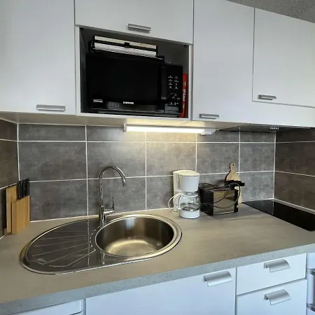 Apartment Renove Au Centre De Montgenevre, Balcon, Parking, Ideal 2 Pers, Proche Pistes - Fr-1-330d-84